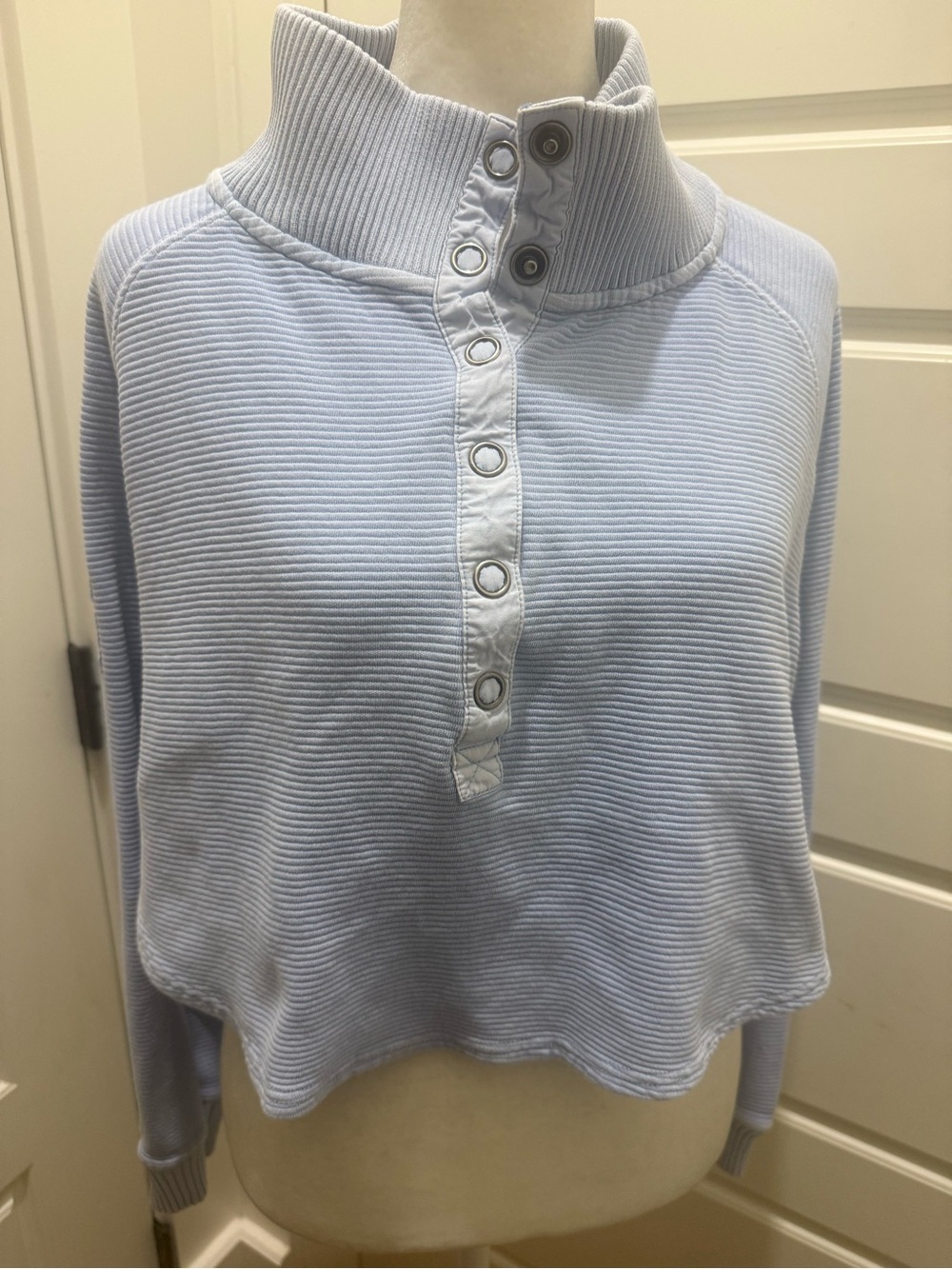 Free People Movement. So fly Henley. Light Blue. Size XS. - Picture 6 of 15